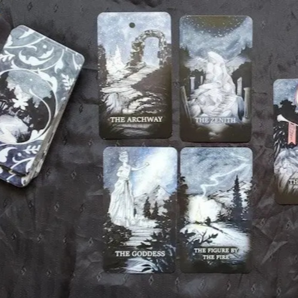 L'oracolo infinito 9 * 6 cm Un - Tarot Deck With Guidebook recensione e prezzo